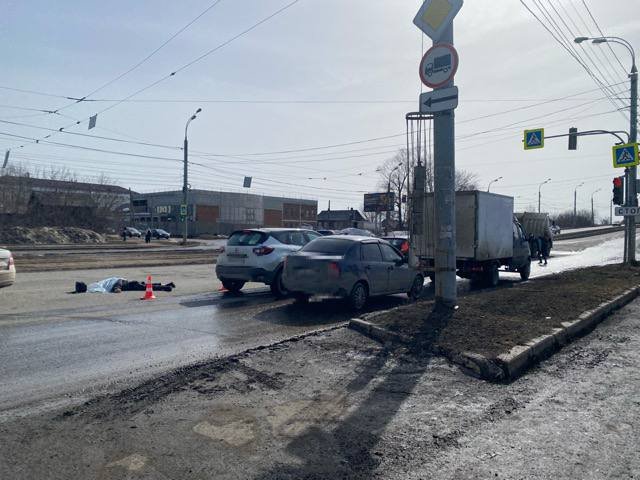 В Ижевске в результате наезда грузового автомобиля погиб 61-летний мужчина